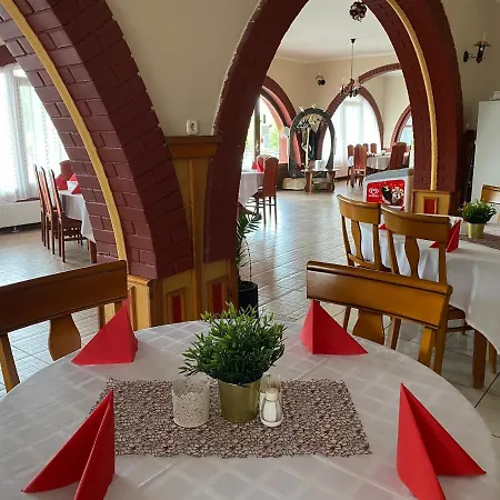 Muskatli Panzio Es Etterem