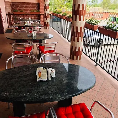 Motel Muskatli Panzio Es Etterem *