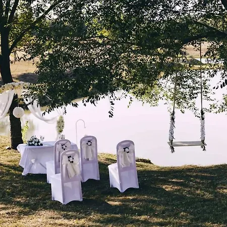 Muskatli Panzio Es Etterem Motel *