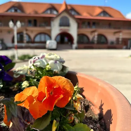 Motel Muskatli Panzio Es Etterem