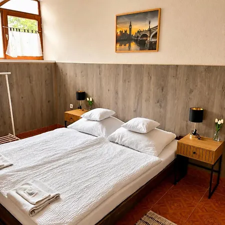 Muskatli Panzio Es Etterem Motel