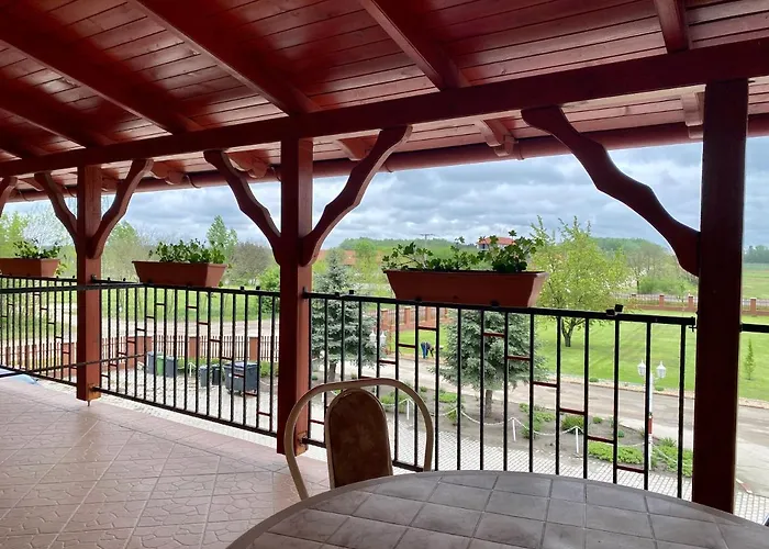 Muskátli Panzió és étterem Újhartyán