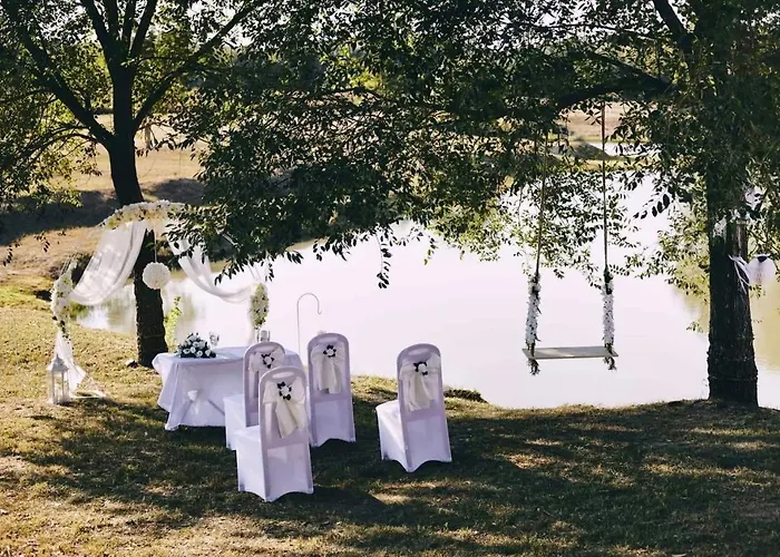 Muskatli Panzio Es Etterem Motel *