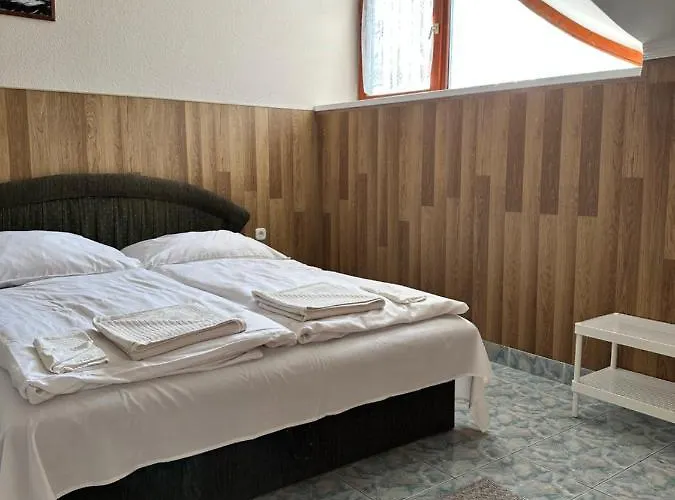 Muskatli Panzio Es Etterem Motel Újhartyán