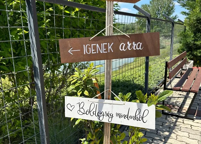 Muskatli Panzio Es Etterem Motel *