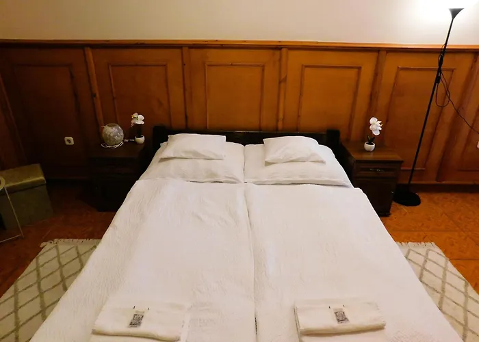 Muskatli Panzio Es Etterem Motel *